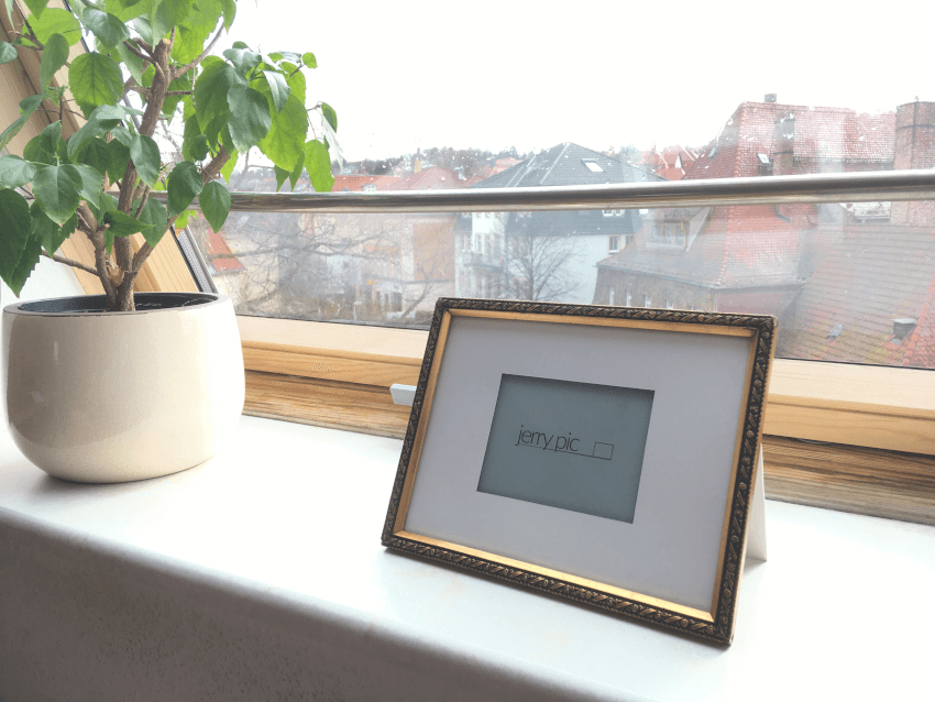 jerrypic as picture frame